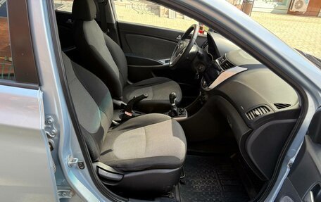 Hyundai Solaris II рестайлинг, 2011 год, 600 000 рублей, 18 фотография