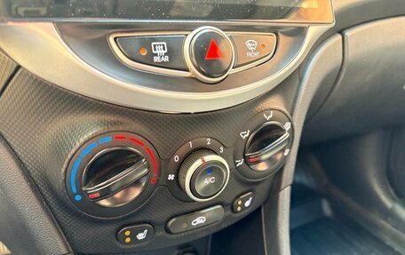 Hyundai Solaris II рестайлинг, 2011 год, 600 000 рублей, 20 фотография