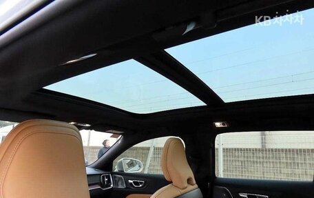 Volvo V60 Cross Country II, 2022 год, 4 585 000 рублей, 17 фотография