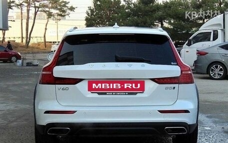 Volvo V60 Cross Country II, 2022 год, 4 585 000 рублей, 4 фотография