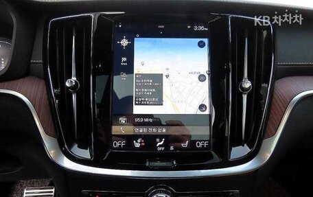 Volvo V60 Cross Country II, 2022 год, 4 585 000 рублей, 16 фотография