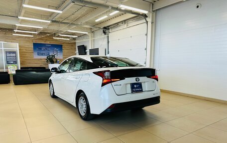 Toyota Prius IV XW50, 2019 год, 2 199 900 рублей, 4 фотография