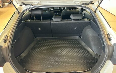 Toyota Prius IV XW50, 2019 год, 2 199 900 рублей, 19 фотография