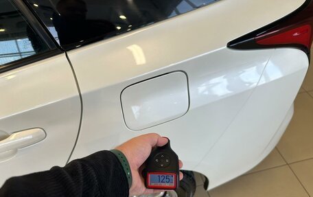 Toyota Prius IV XW50, 2019 год, 2 199 900 рублей, 23 фотография