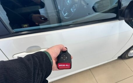 Toyota Prius IV XW50, 2019 год, 2 199 900 рублей, 27 фотография