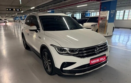 Volkswagen Tiguan II, 2022 год, 2 961 000 рублей, 1 фотография
