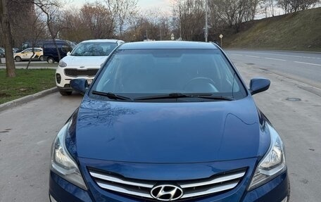 Hyundai Solaris II рестайлинг, 2016 год, 900 000 рублей, 1 фотография