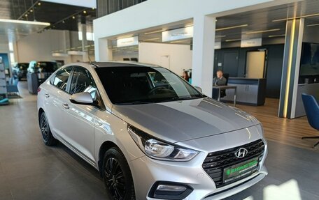 Hyundai Solaris II рестайлинг, 2017 год, 1 024 000 рублей, 1 фотография