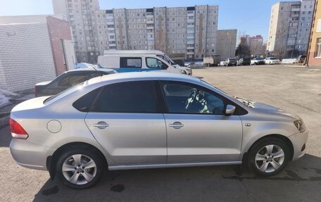 Volkswagen Polo VI (EU Market), 2012 год, 700 000 рублей, 2 фотография