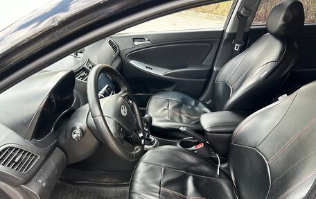 Hyundai Solaris II рестайлинг, 2015 год, 550 000 рублей, 19 фотография