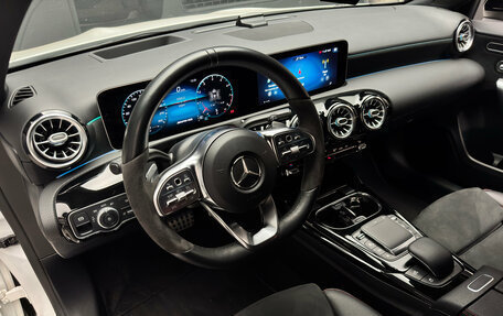 Mercedes-Benz A-Класс AMG, 2020 год, 6 000 000 рублей, 13 фотография