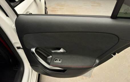 Mercedes-Benz A-Класс AMG, 2020 год, 6 000 000 рублей, 26 фотография