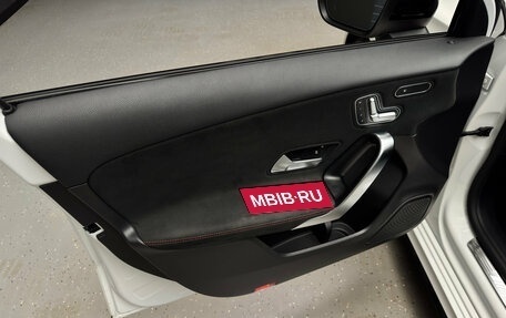 Mercedes-Benz A-Класс AMG, 2020 год, 6 000 000 рублей, 15 фотография