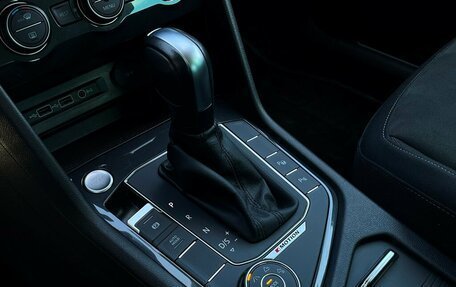 Volkswagen Tiguan II, 2019 год, 2 395 700 рублей, 17 фотография