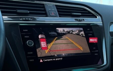 Volkswagen Tiguan II, 2019 год, 2 395 700 рублей, 19 фотография