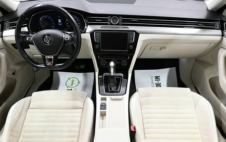 Volkswagen Passat B8 рестайлинг, 2015 год, 1 745 000 рублей, 10 фотография