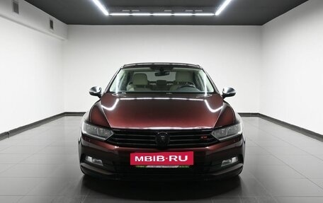 Volkswagen Passat B8 рестайлинг, 2015 год, 1 745 000 рублей, 3 фотография