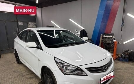 Hyundai Solaris II рестайлинг, 2015 год, 910 000 рублей, 2 фотография
