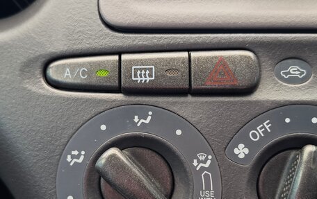 Toyota Vitz, 2001 год, 310 000 рублей, 11 фотография