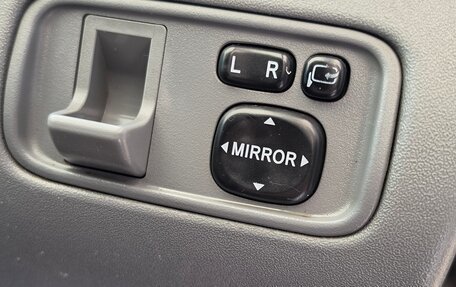 Toyota Vitz, 2001 год, 310 000 рублей, 13 фотография