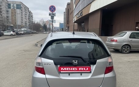 Honda Fit III, 2008 год, 560 000 рублей, 11 фотография