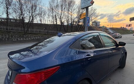 Hyundai Solaris II рестайлинг, 2016 год, 900 000 рублей, 3 фотография