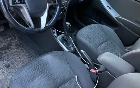 Hyundai Solaris II рестайлинг, 2016 год, 900 000 рублей, 9 фотография