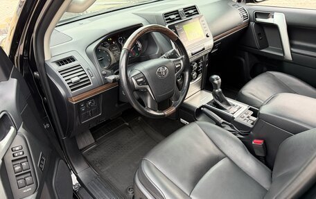 Toyota Land Cruiser Prado 150 рестайлинг 2, 2021 год, 7 190 000 рублей, 28 фотография