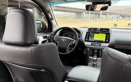 Toyota Land Cruiser Prado 150 рестайлинг 2, 2021 год, 7 190 000 рублей, 33 фотография