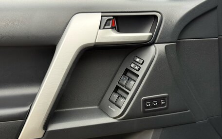 Toyota Land Cruiser Prado 150 рестайлинг 2, 2021 год, 7 190 000 рублей, 27 фотография