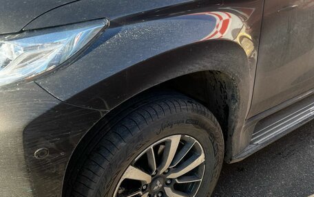 Mitsubishi Pajero Sport III рестайлинг, 2017 год, 3 450 000 рублей, 2 фотография