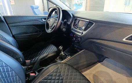 Hyundai Solaris II рестайлинг, 2017 год, 1 024 000 рублей, 8 фотография