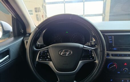 Hyundai Solaris II рестайлинг, 2017 год, 1 024 000 рублей, 10 фотография