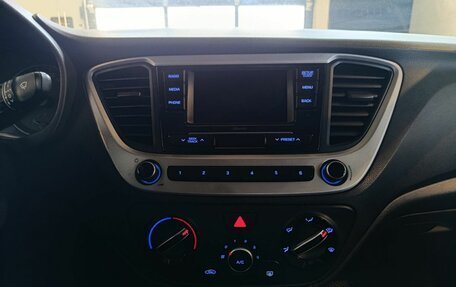 Hyundai Solaris II рестайлинг, 2017 год, 1 024 000 рублей, 11 фотография