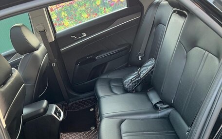 KIA K5, 2022 год, 2 400 000 рублей, 24 фотография