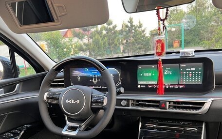 KIA K5, 2022 год, 2 400 000 рублей, 20 фотография