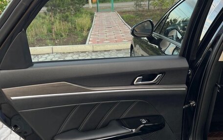 KIA K5, 2022 год, 2 400 000 рублей, 25 фотография