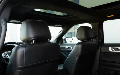 Ford Explorer VI, 2015 год, 2 050 000 рублей, 13 фотография