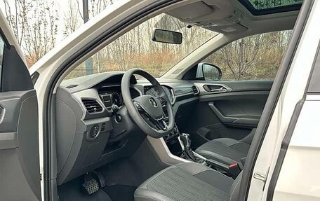 Volkswagen T-Cross I, 2022 год, 1 501 001 рублей, 9 фотография