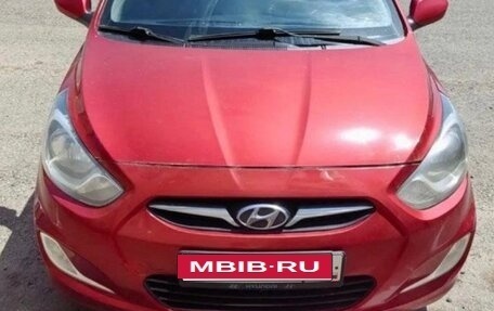 Hyundai Solaris II рестайлинг, 2011 год, 700 000 рублей, 1 фотография