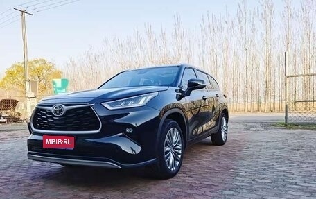 Toyota Highlander, 2022 год, 4 735 006 рублей, 1 фотография