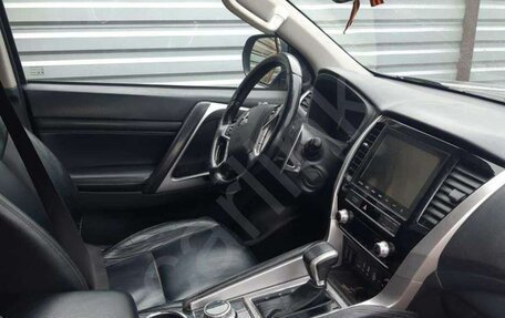 Mitsubishi Pajero Sport III рестайлинг, 2021 год, 3 500 000 рублей, 4 фотография