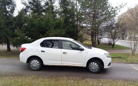 Renault Logan II, 2017 год, 305 000 рублей, 4 фотография
