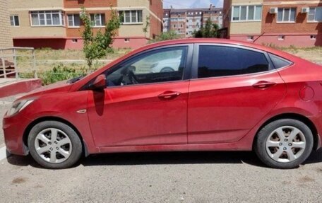 Hyundai Solaris II рестайлинг, 2011 год, 700 000 рублей, 5 фотография