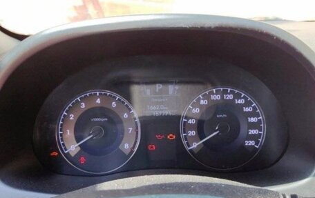 Hyundai Solaris II рестайлинг, 2011 год, 700 000 рублей, 3 фотография