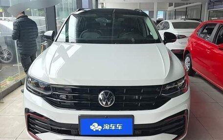 Volkswagen Tiguan II, 2023 год, 3 441 006 рублей, 2 фотография
