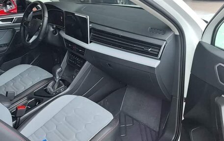 Volkswagen Tiguan II, 2023 год, 3 441 006 рублей, 4 фотография