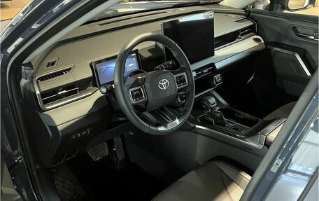 Toyota RAV4, 2025 год, 4 770 000 рублей, 12 фотография