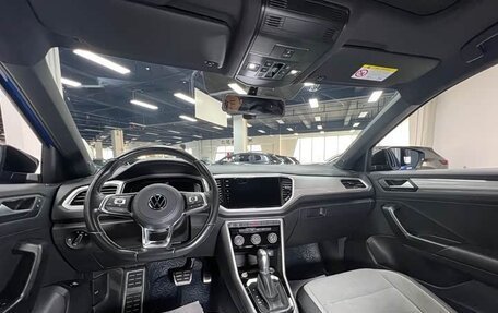 Volkswagen T-Roc I, 2021 год, 1 701 999 рублей, 8 фотография