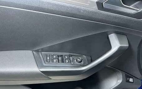 Volkswagen T-Roc I, 2021 год, 1 701 999 рублей, 16 фотография